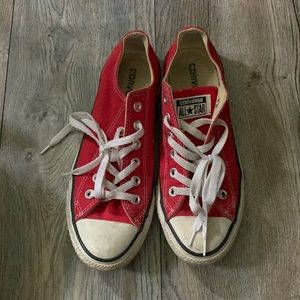 Red low top converse